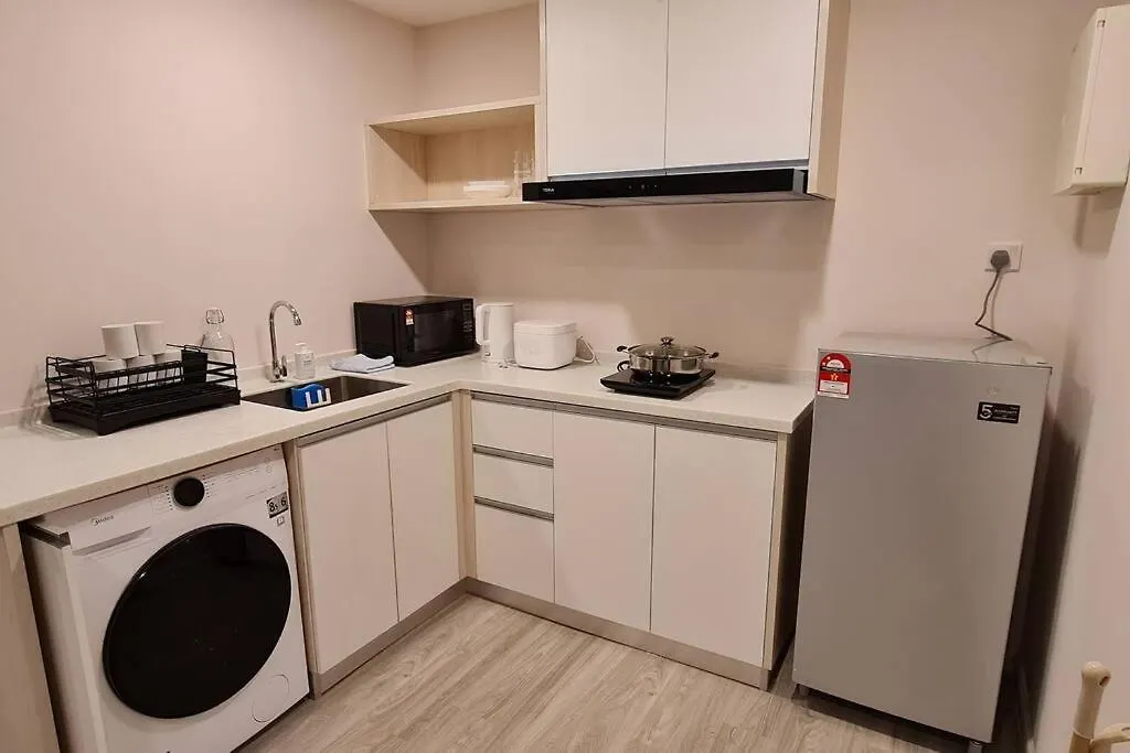 Aru Cozy Home 2Br With Infinity Pool @ Aru Suites Kota Kinabalu Apartment